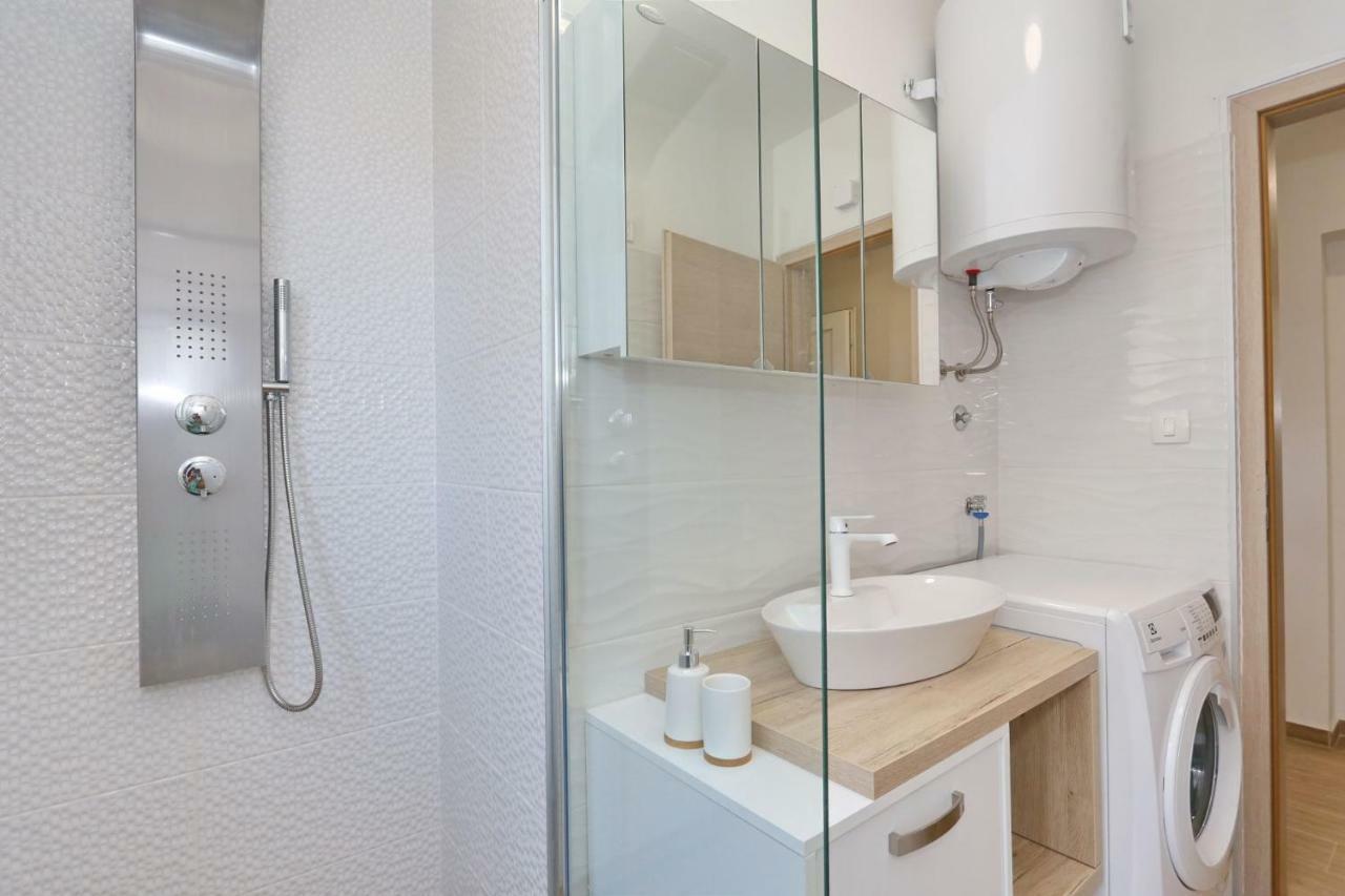 Two New Apartments By The Town Center Zára Kültér fotó